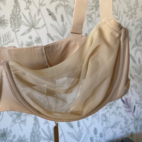NWT SKIMS NO SHOW MOLDED UNLINED BALCONETTE SAND Size 36C - Picture 7 of 8